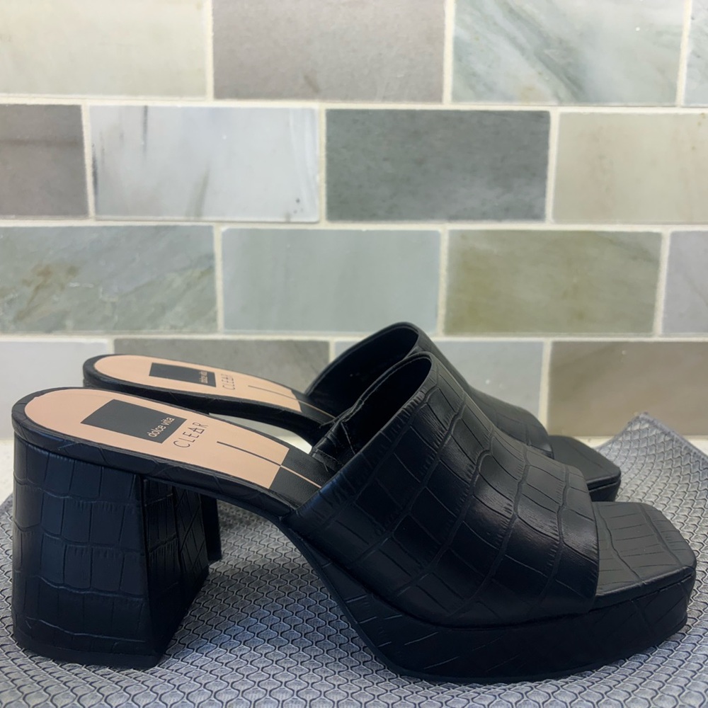 Dolce vita, black , embossed Stella sandal. Size 9.5. Never worn.